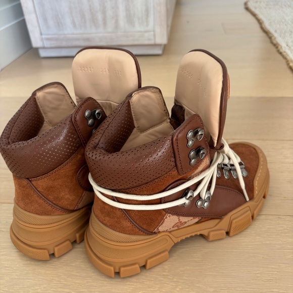 Gucci Shoes - Picture 2 of 4